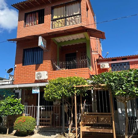 Mi Pueblo Natal Aptos Y Habitaciones Necocli Luaran gambar